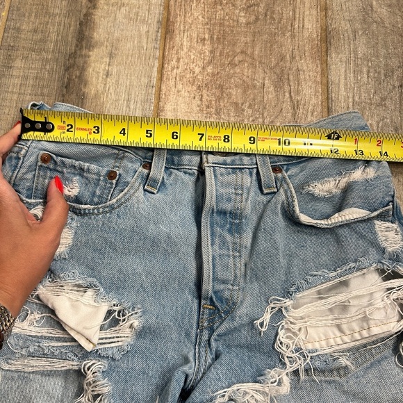 Levi's 501 Premium Quality High Rise Capital E High-Rise Distressed Denim Shorts - Picture 7 of 8